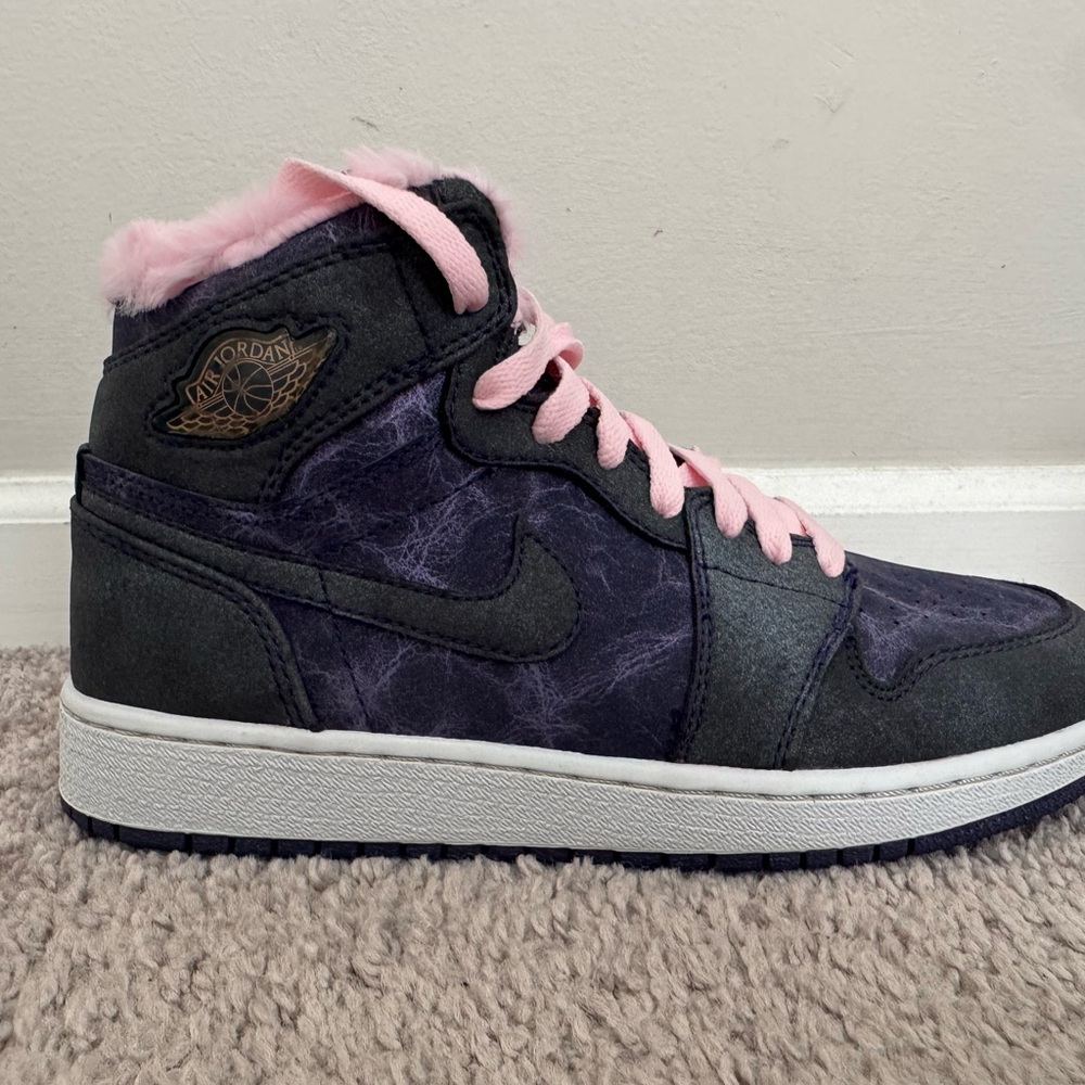 Nike Jordan AJ1 Retro High Prem Purple/Pink Fuzzy Faux Fur Women’s 5Y